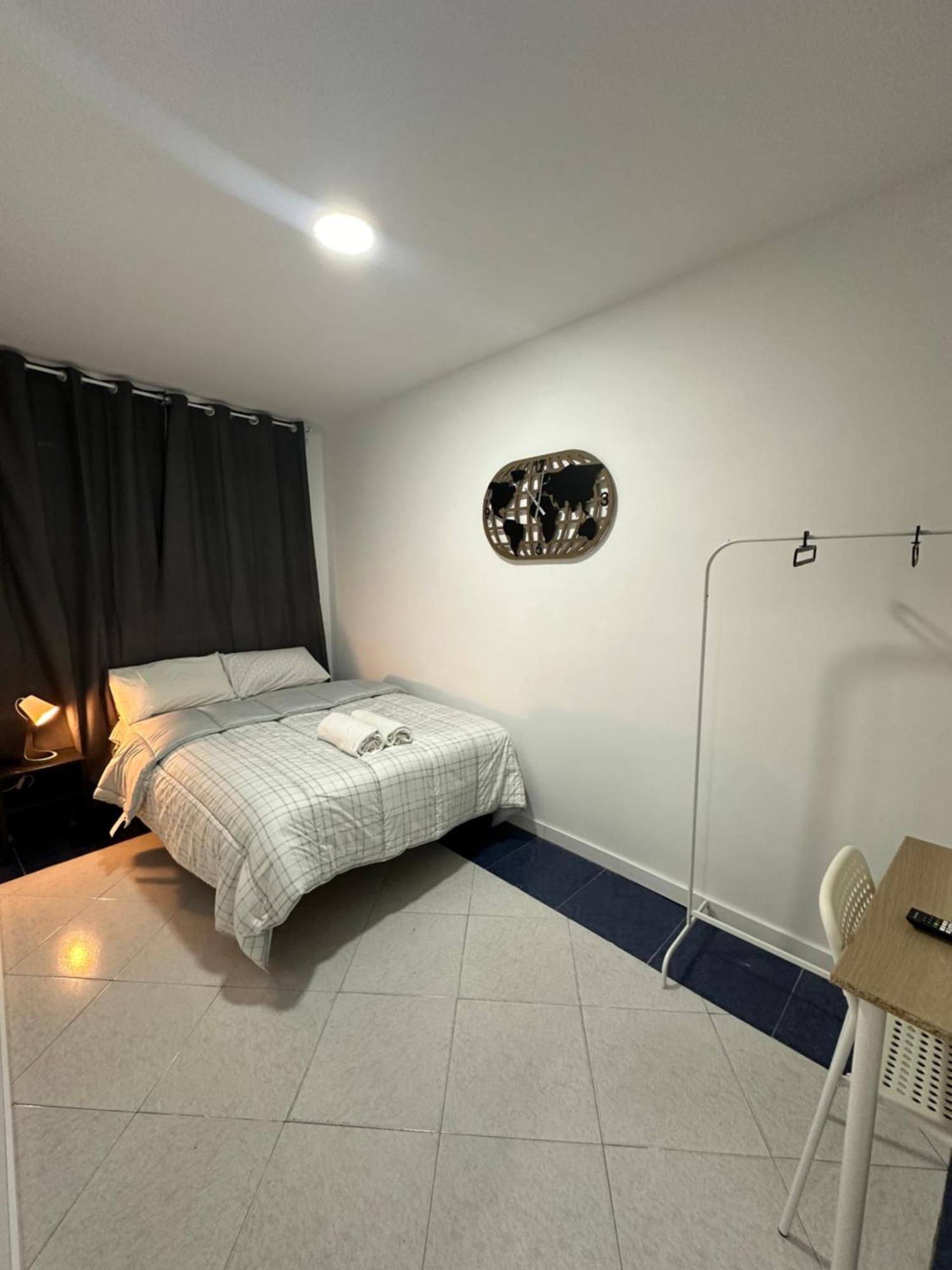 Rooms Mediavilla Madrid Bagian luar foto