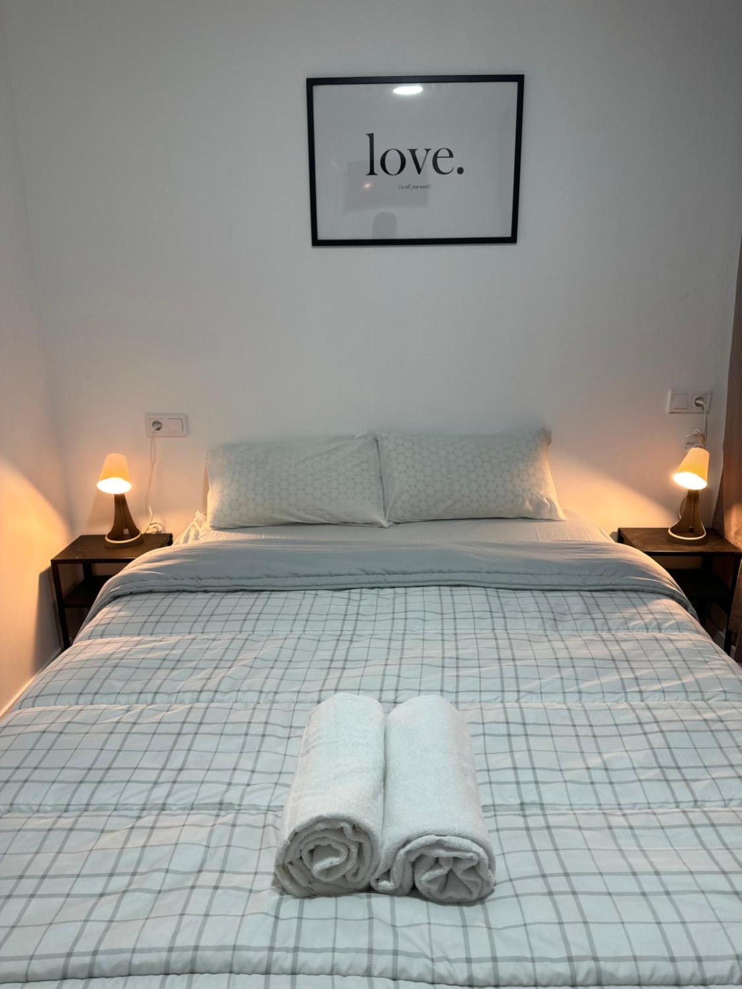 Rooms Mediavilla Madrid Bagian luar foto