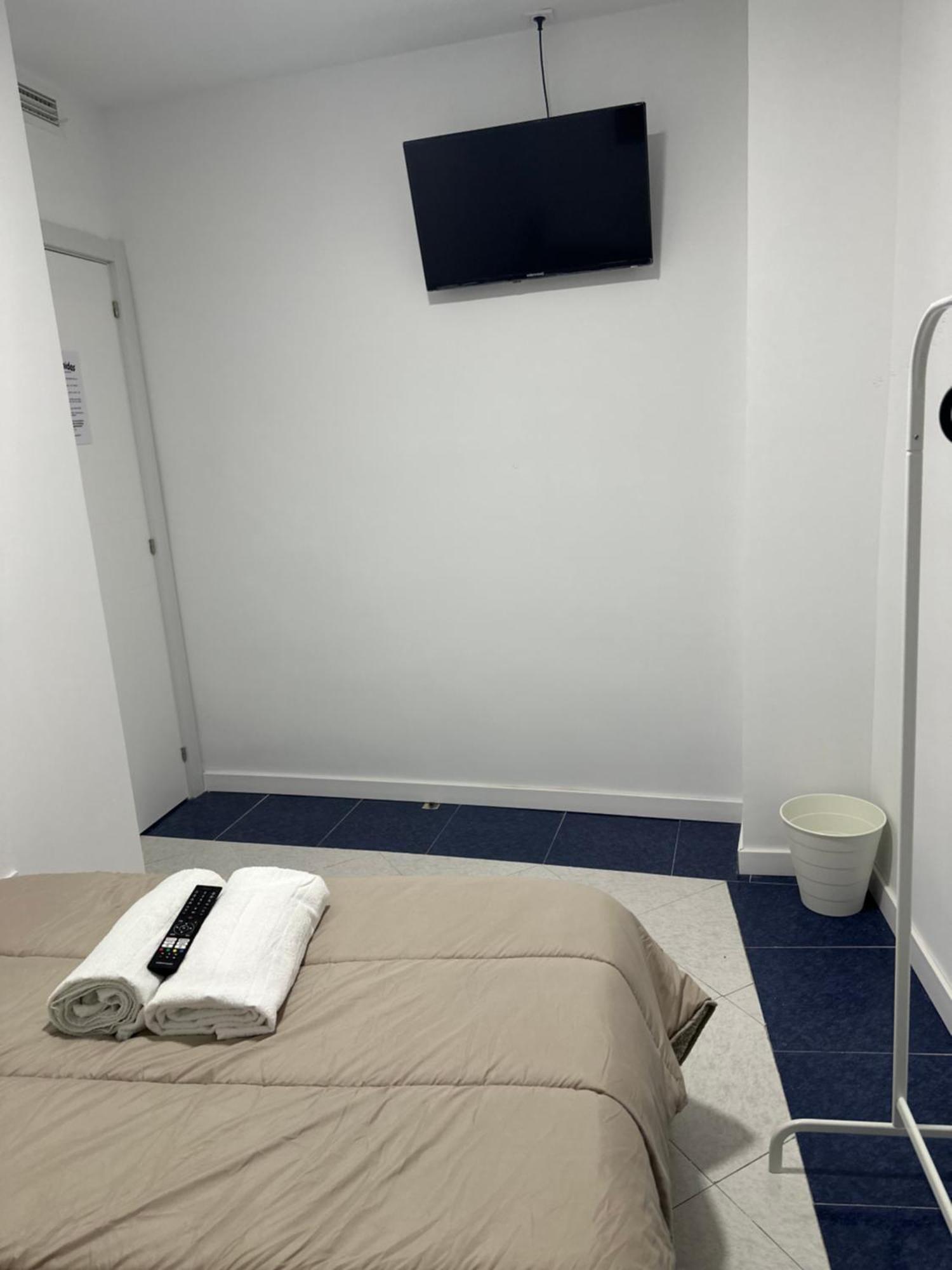 Rooms Mediavilla Madrid Bagian luar foto