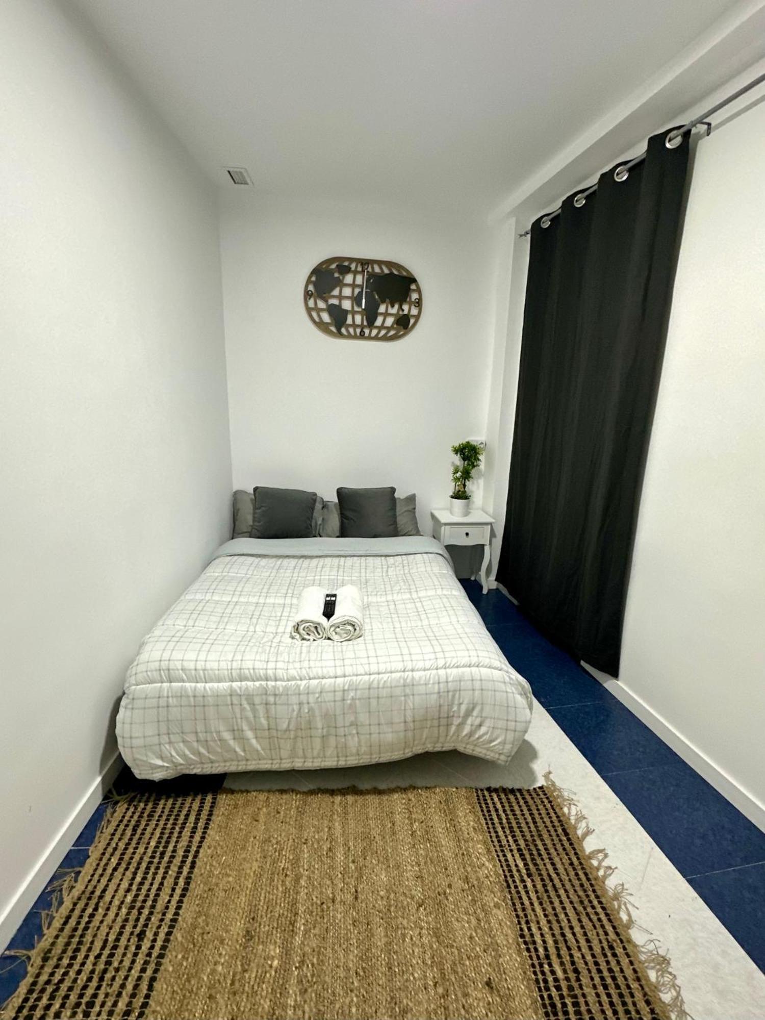 Rooms Mediavilla Madrid Bagian luar foto